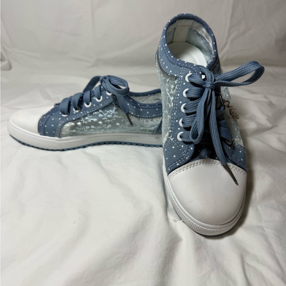 Women’s Blue Cute Sneakers with White Toe